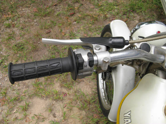 bikephotos/TY250switch.JPG